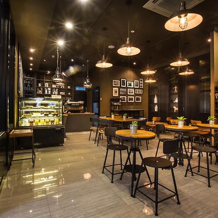 Manhattan Business Hotel Damansara Perdana Petaling Jaya Esterno foto