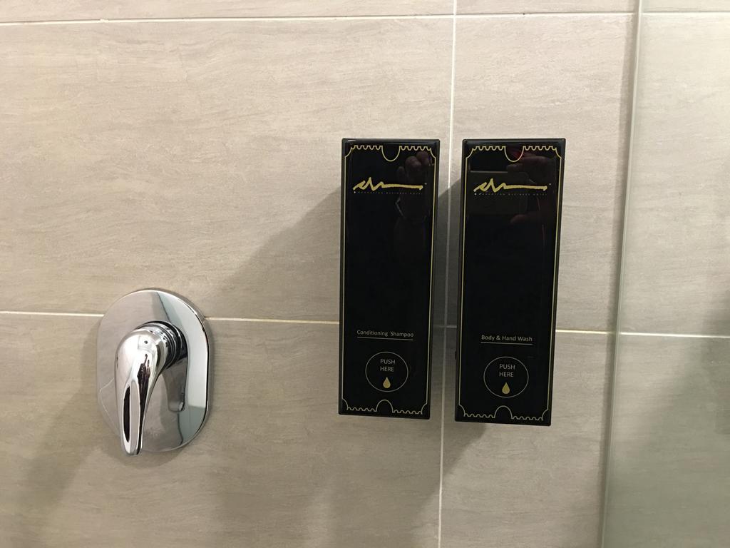 Manhattan Business Hotel Damansara Perdana Petaling Jaya Esterno foto