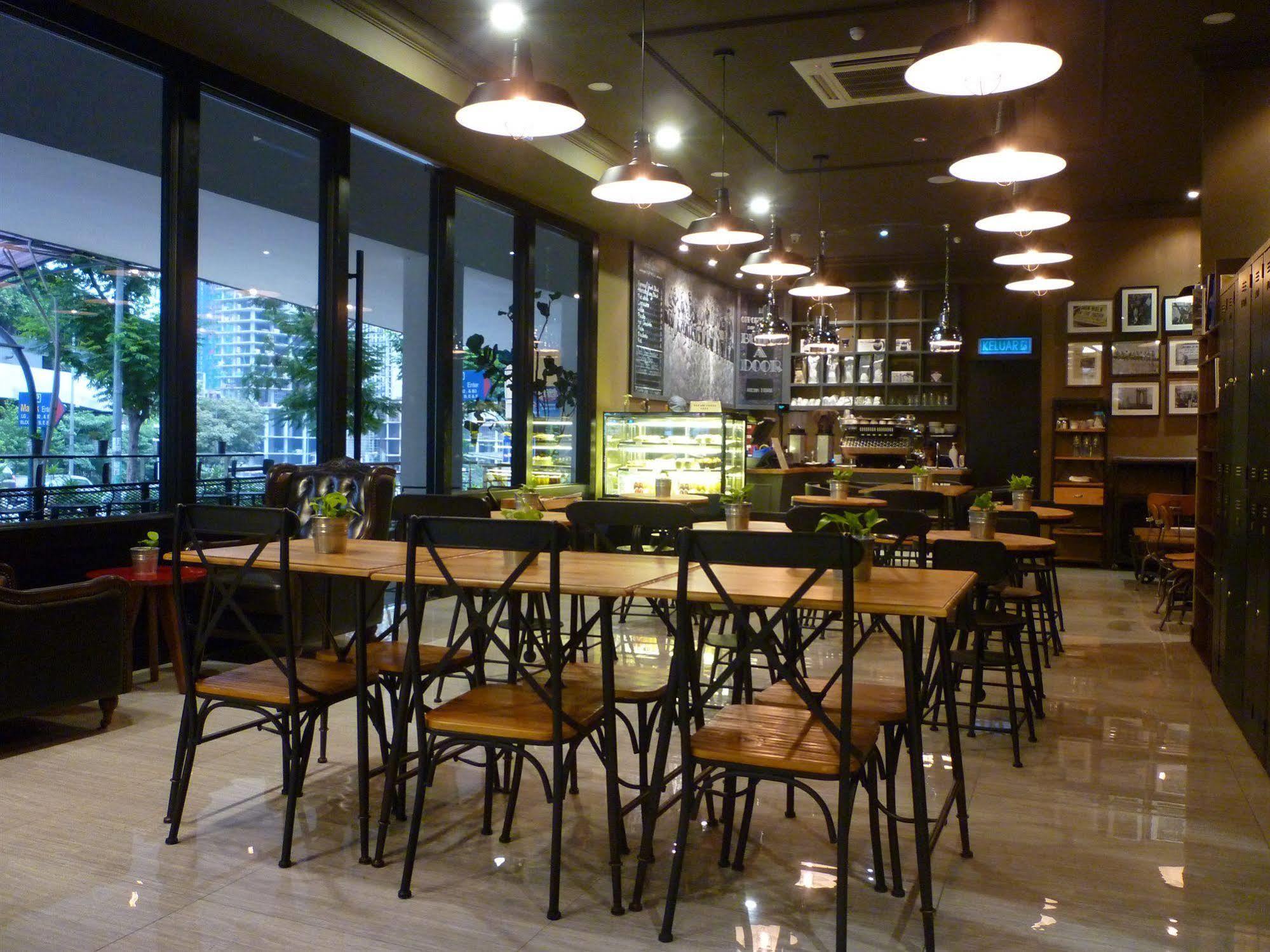 Manhattan Business Hotel Damansara Perdana Petaling Jaya Esterno foto